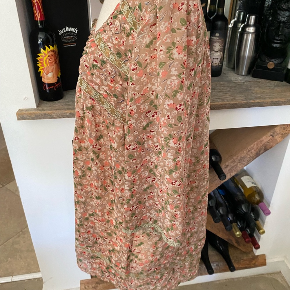 Sheer blouse - Picture 3 of 5